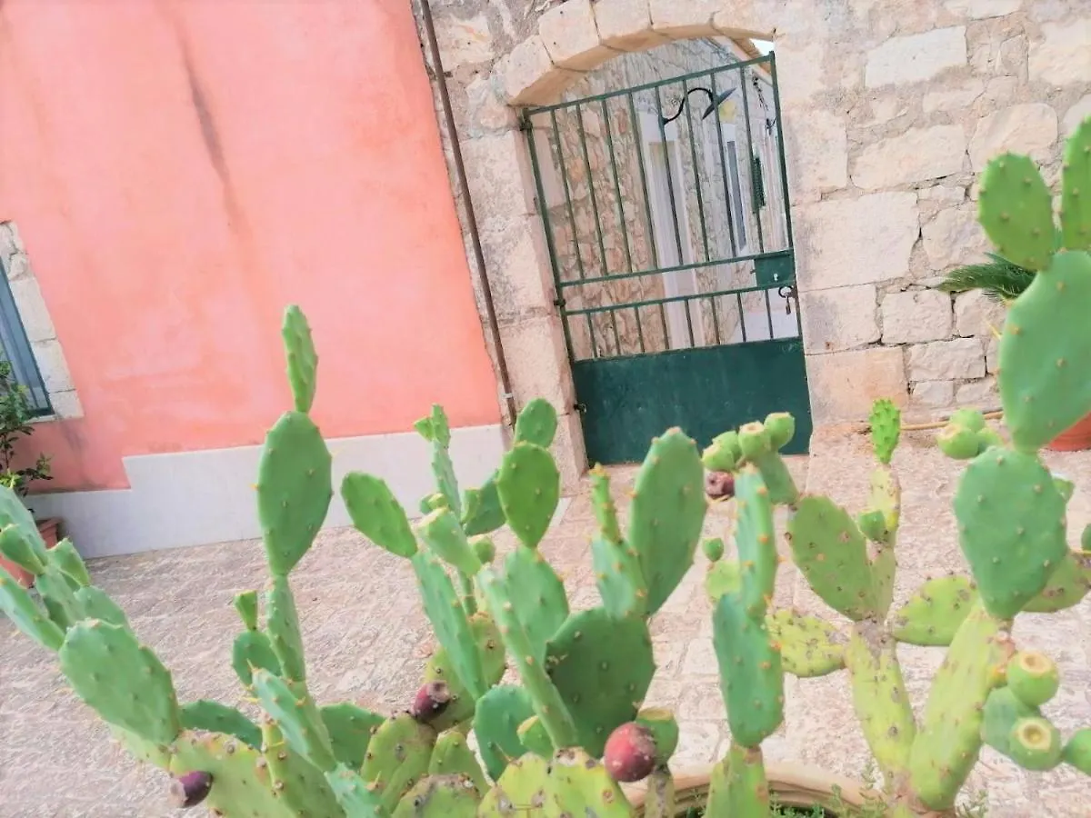 Il Baglio Di Kharrub Rural Guest House Italy